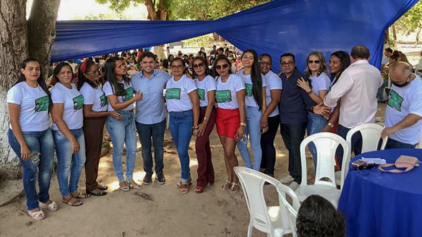 Prefeito Bruno Silva homenageia professores em um café da manhã especial